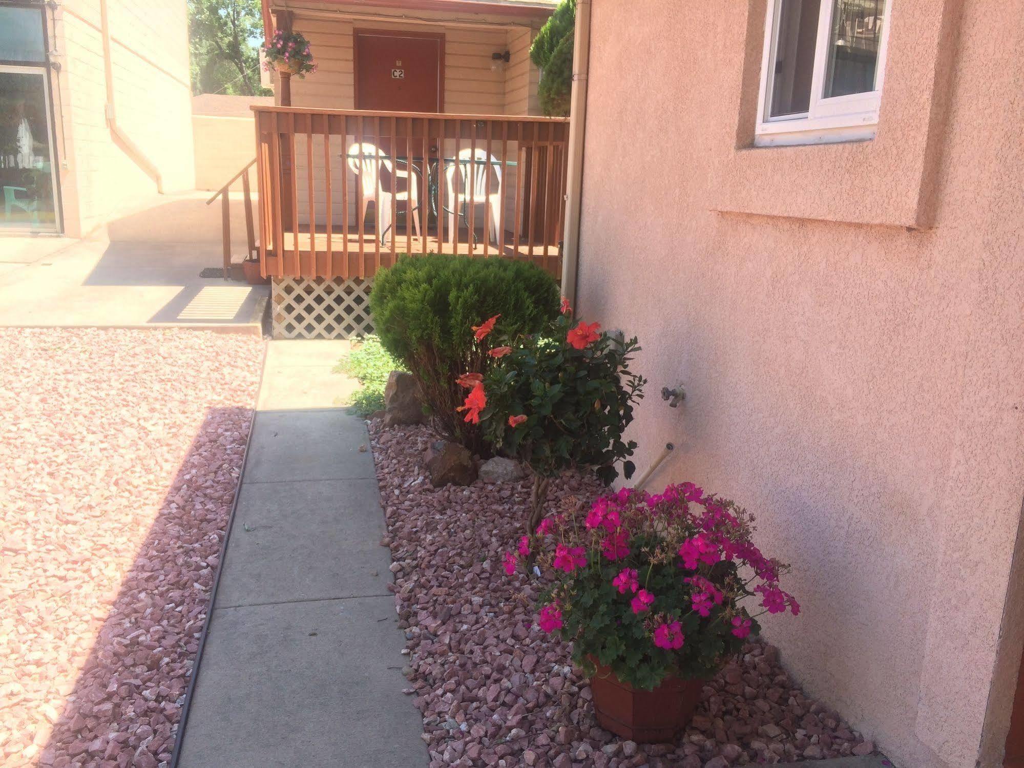 Motel Garden Of The Gods 2*